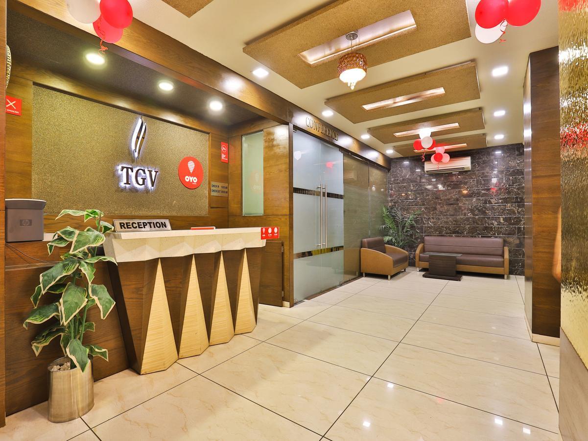 Oyo 13253 The Grand Vinayak Hotel Ahmedabad Eksteriør bilde