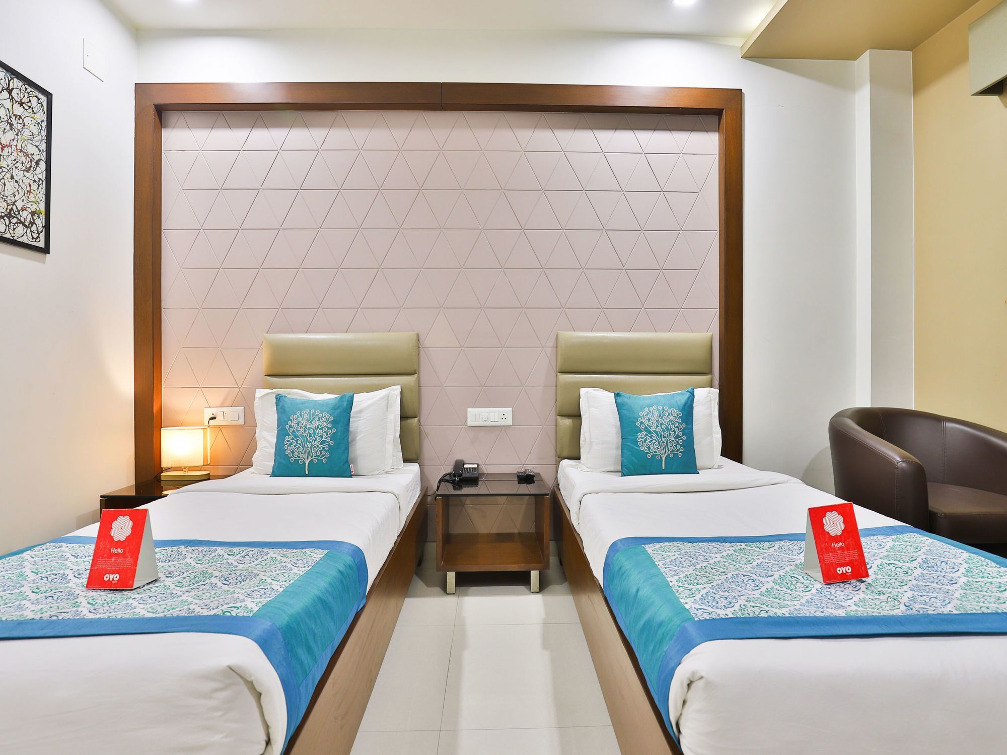 Oyo 13253 The Grand Vinayak Hotel Ahmedabad Eksteriør bilde